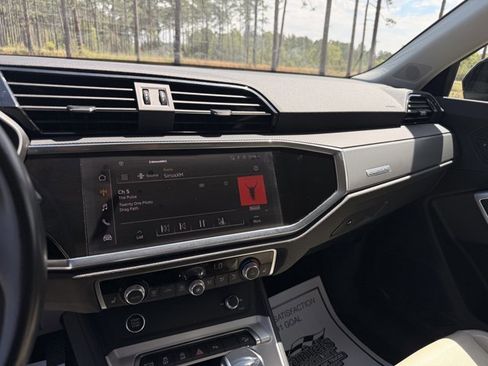 Used 2024 Audi Q3 2.0T Premium image 19