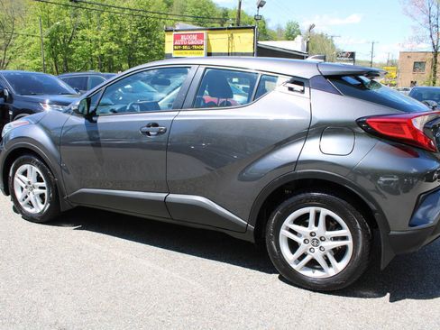 Used 2021 Toyota C-HR LE FWD image 11