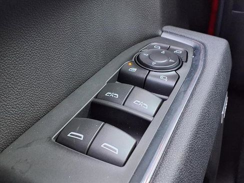 New 2026 GMC Sierra 1500 SLT image 16