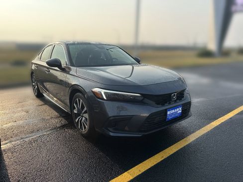 Used 2022 Honda Civic EX-L image 2