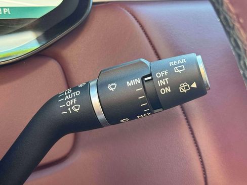 Used 2023 Land Rover Range Rover Sport SE Dynamic image 24