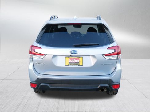 Used 2023 Subaru Forester Premium image 6