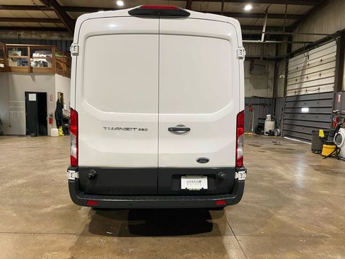 Used 2018 Ford Transit 250 148 Medium Roof RWD image 5