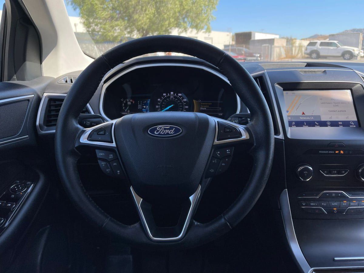 Used 2020 Ford Edge SEL AWD/4WD image 12