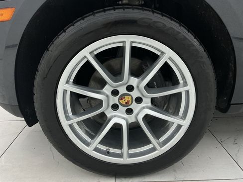 Used 2018 Porsche Macan AWD/4WD image 51