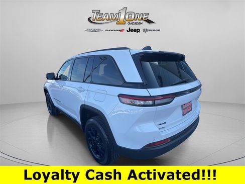 New 2025 Jeep Grand Cherokee Altitude image 6