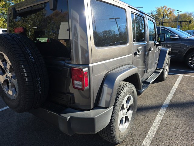 Used 2016 Jeep Wrangler Unlimited Sahara w/ Connectivity Group AWD/4WD image 5