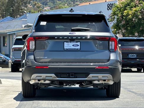 New 2026 Ford Explorer Active w/ Active Comfort Package RWD image 4