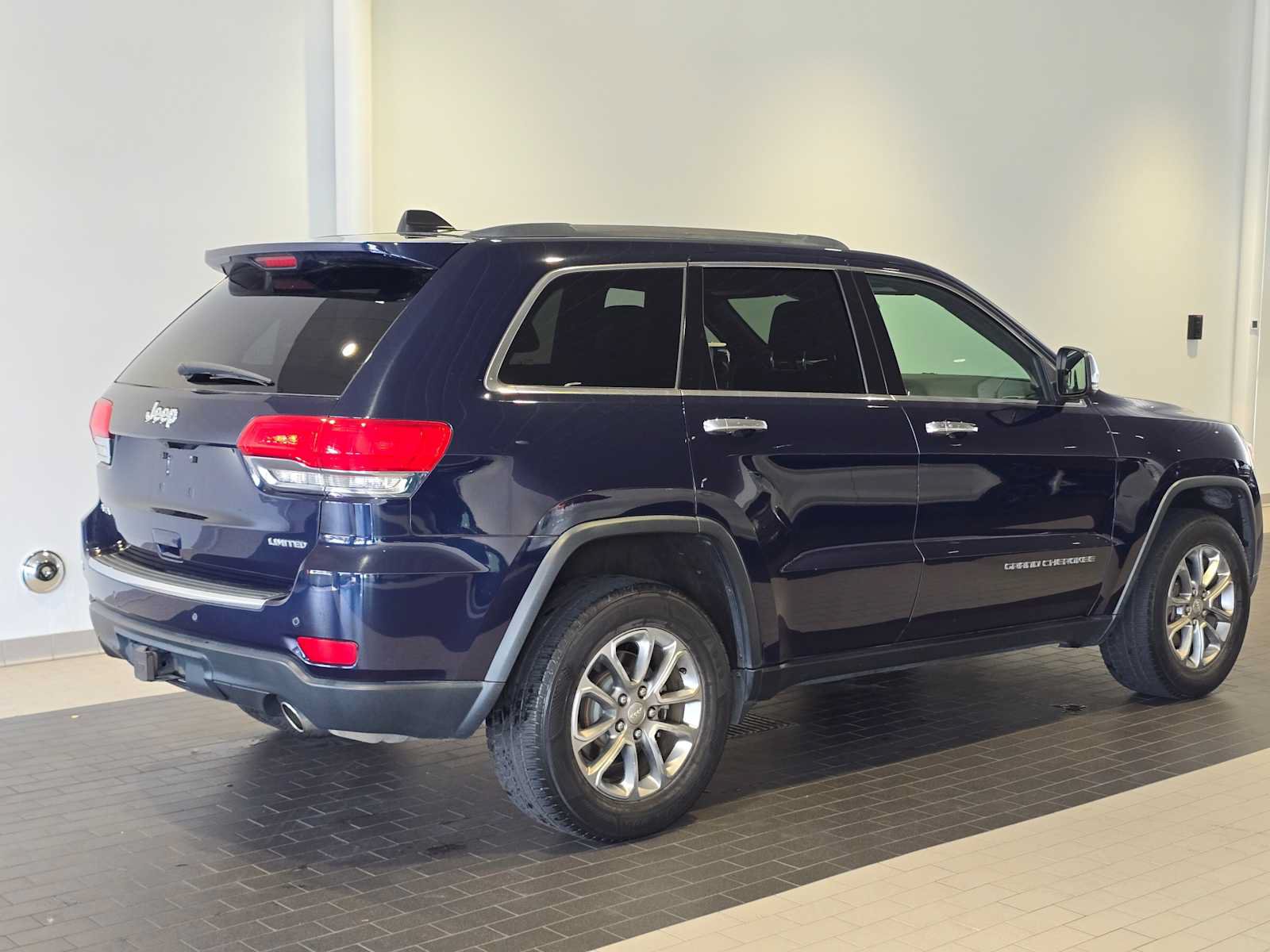 Used 2016 Jeep Grand Cherokee Limited w/ Trailer Tow Group IV AWD/4WD image 7