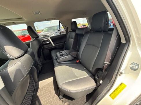 Used 2022 Toyota 4Runner Limited AWD/4WD image 18