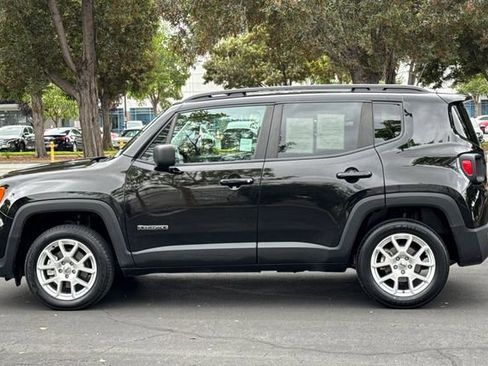 Used 2022 Jeep Renegade Latitude w/ Convenience Group image 7