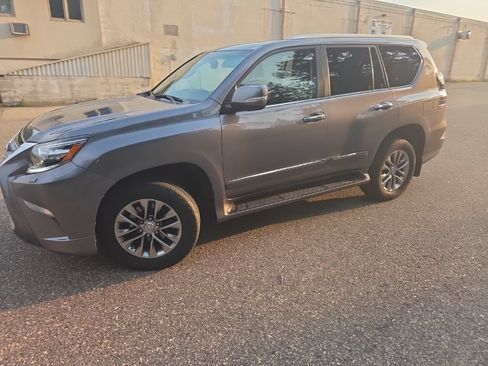 Used 2016 Lexus GX 460 Luxury w/ Preferred Accessory Package AWD/4WD image 1