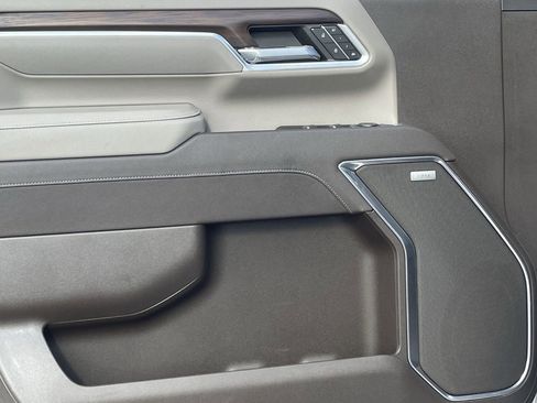 Used 2025 GMC Sierra 2500 SLT w/ SLT Convenience Package image 22