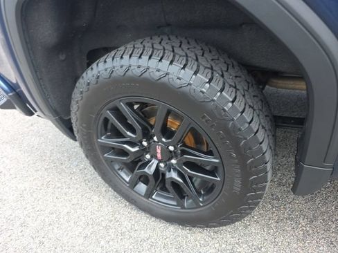 Used 2022 GMC Sierra 1500 Elevation w/ LPO, Elevation Black Package AWD/4WD image 10