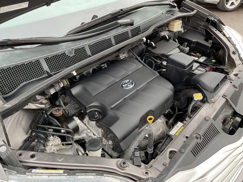 Used 2015 Toyota Sienna AWD image 61