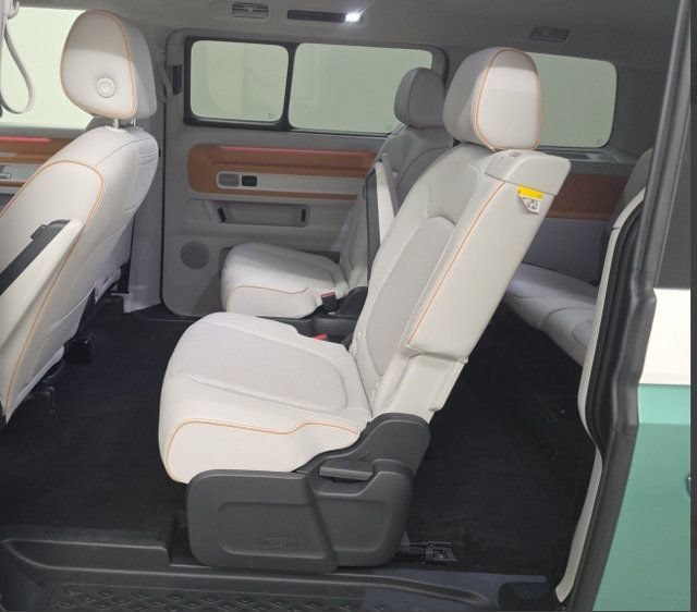 Used 2025 Volkswagen ID. Buzz 1st Edition AWD/4WD image 5