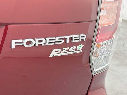 Used 2017 Subaru Forester 2.5i Touring AWD/4WD image 29