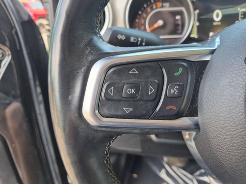 Used 2019 Jeep Wrangler Unlimited Sahara AWD/4WD image 19