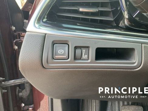 Used 2023 Cadillac XT6 Premium Luxury FWD image 26