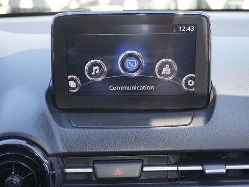 Used 2019 Toyota Yaris L FWD image 12