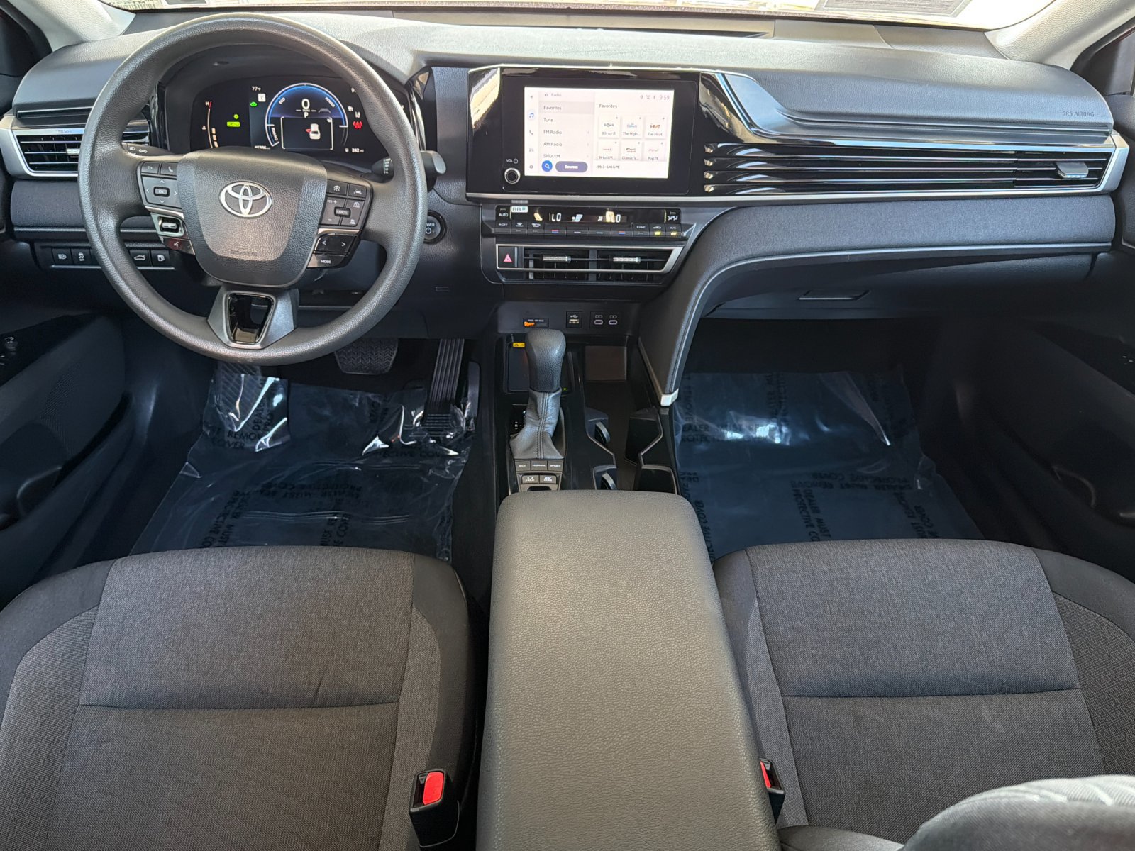 Used 2025 Toyota Camry LE FWD image 12