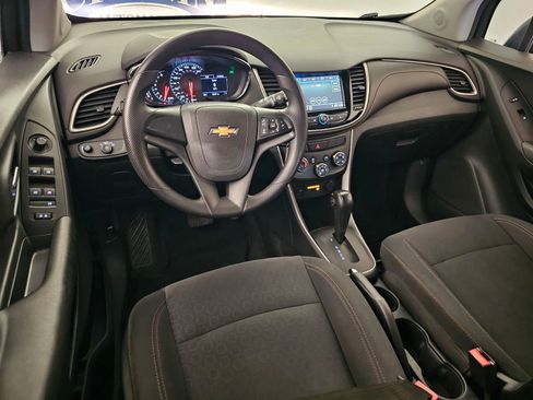 Used 2019 Chevrolet Trax LS w/ LPO, Protection Package FWD image 6