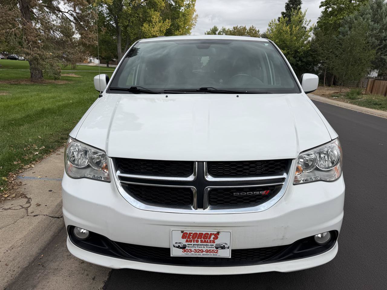 Used 2019 Dodge Grand Caravan SXT FWD image 8