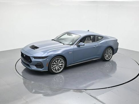 Used 2025 Ford Mustang GT Premium RWD image 19