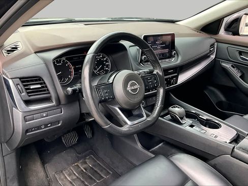 Certified 2023 Nissan Rogue SV w/ SV Premium B Package FWD image 17