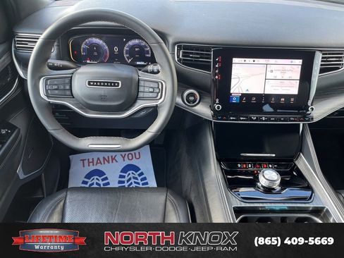 Used 2024 Jeep Wagoneer Series II w/ Flexible Seating Group image 11