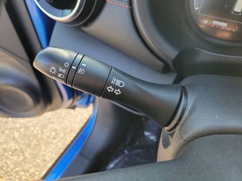 Used 2021 Nissan Kicks SR FWD image 25