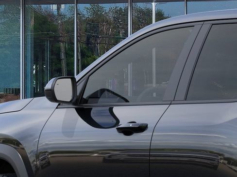 New 2027 Chevrolet Equinox LT FWD image 12