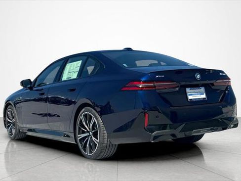 New 2026 BMW 550e xDrive T image 3