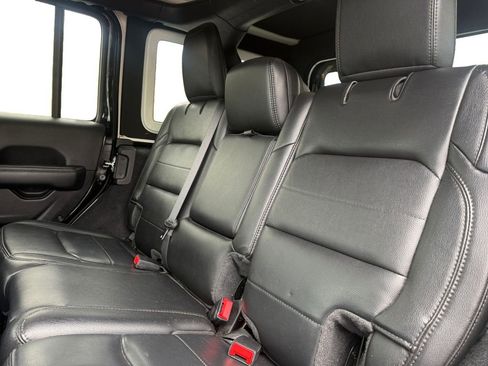 Used 2020 Jeep Wrangler Unlimited Sahara AWD/4WD image 14