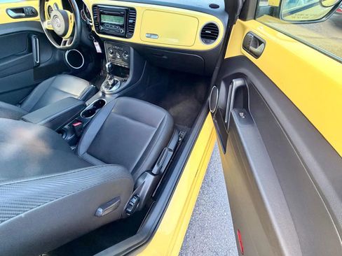 Used 2014 Volkswagen Beetle 2.5 FWD image 8
