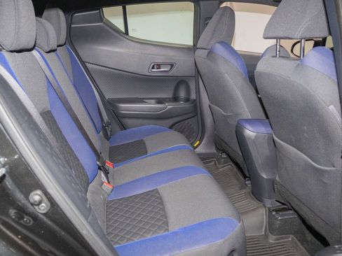 Used 2020 Toyota C-HR XLE FWD image 14