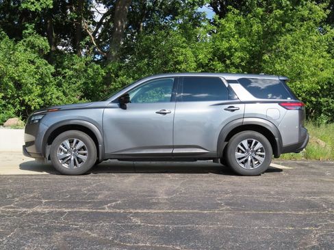 Used 2025 Nissan Pathfinder S AWD/4WD image 8