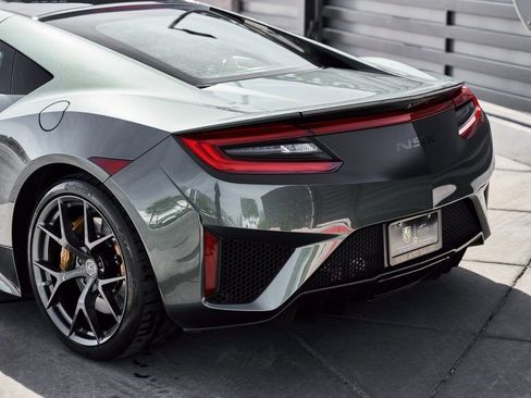 Used 2017 Acura NSX image 11