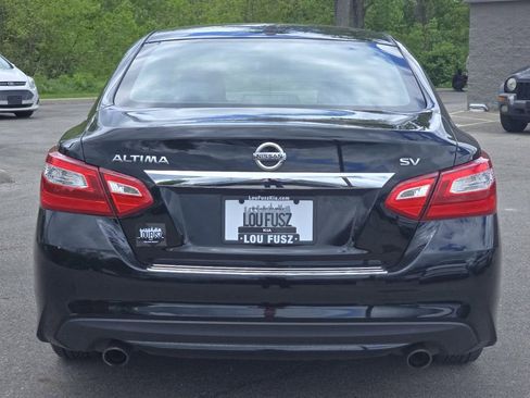 Used 2016 Nissan Altima 2.5 SV w/ Convenience Package FWD image 12