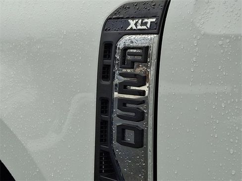 Used 2024 Ford F250 XLT image 31