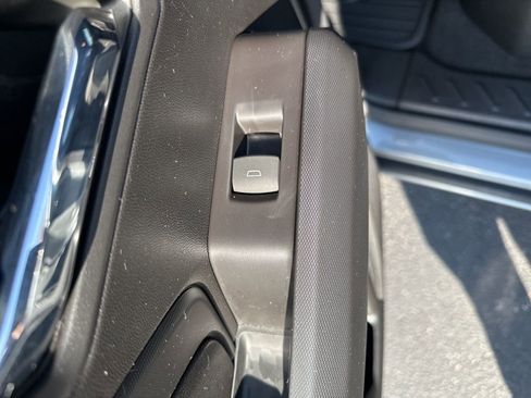 Used 2024 Chevrolet Colorado LT w/ LT Convenience Package III image 14