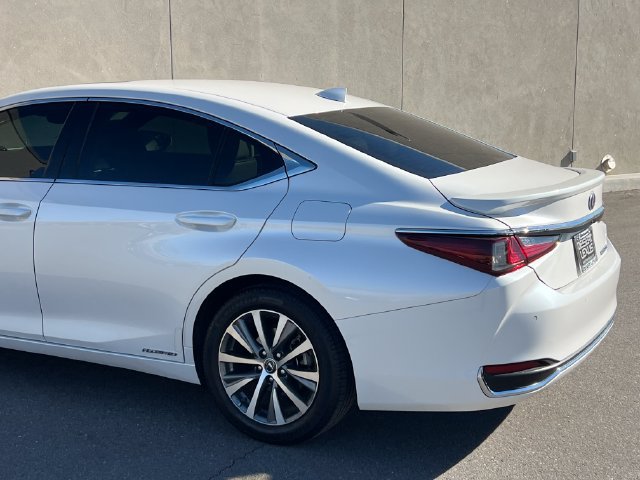 Used 2020 Lexus ES 300h w/ Premium Package FWD image 7