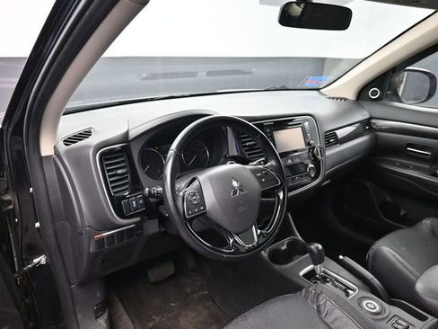 Used 2016 Mitsubishi Outlander SEL image 15