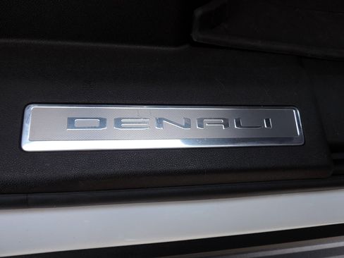 Certified 2024 GMC Yukon Denali Ultimate AWD/4WD image 16