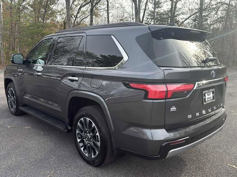 Used 2023 Toyota Sequoia Limited image 8