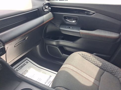 Used 2023 Honda Pilot Sport image 12