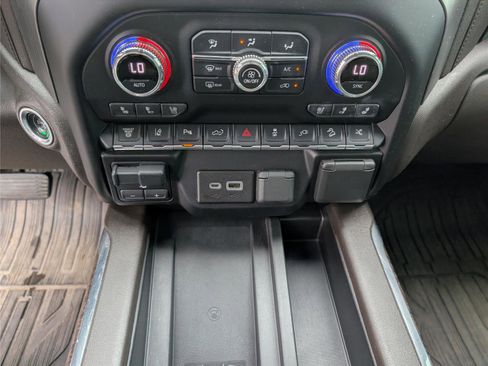 Used 2022 GMC Sierra 2500 Denali AWD/4WD image 14