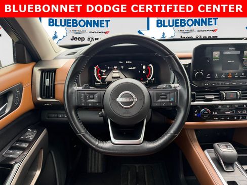 Used 2022 Nissan Pathfinder Platinum w/ Cargo Package FWD image 13