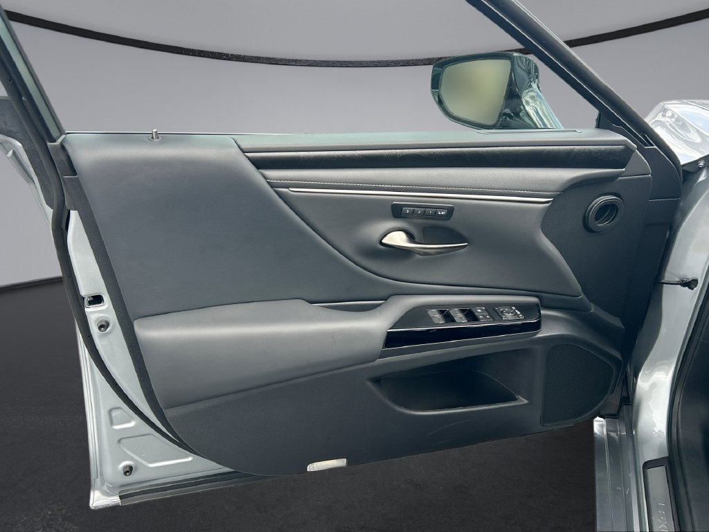 Used 2025 Lexus ES 350 w/ Premium Package FWD image 16