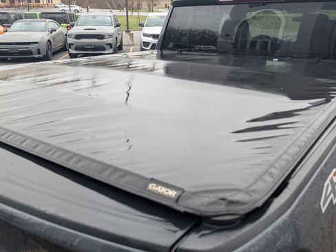 Used 2020 Chevrolet Silverado 1500 Custom w/ Custom Value Package image 10